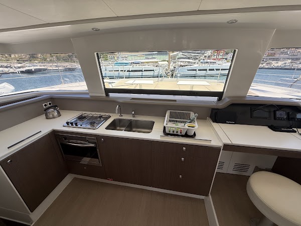 Fully equipped galley