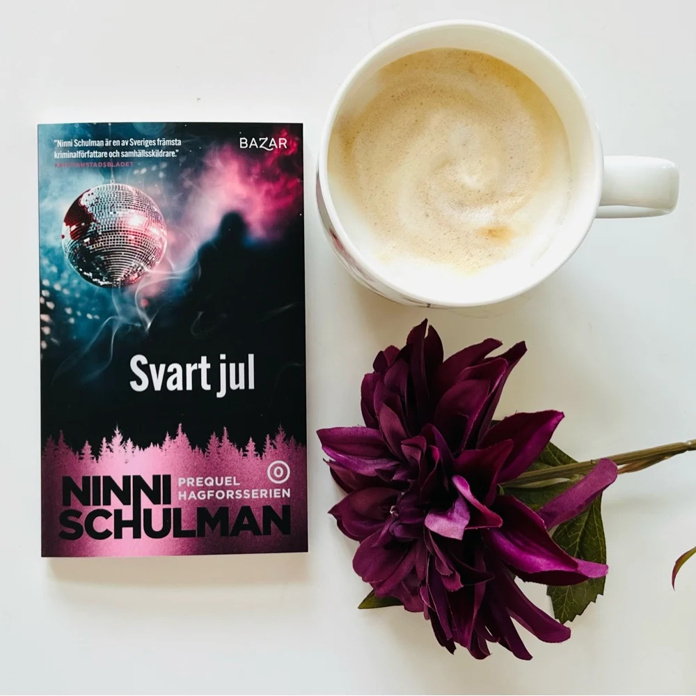 Kortromanen Svart jul av Ninni Schulman 