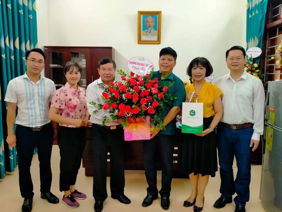 Trường Đại học Tây Bắc chúc mừng các tổ chức, doanh nghiệp nhân ngày doanh nhân Việt Nam