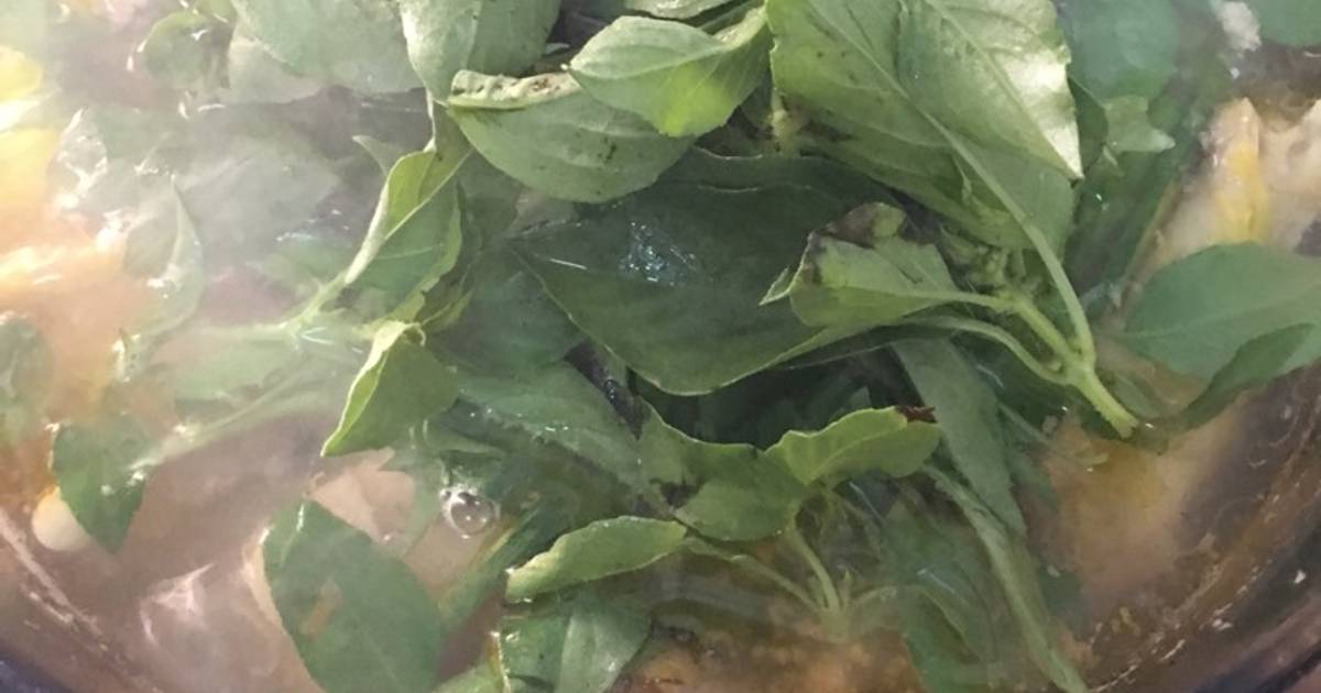Gà Nấu Lá É
