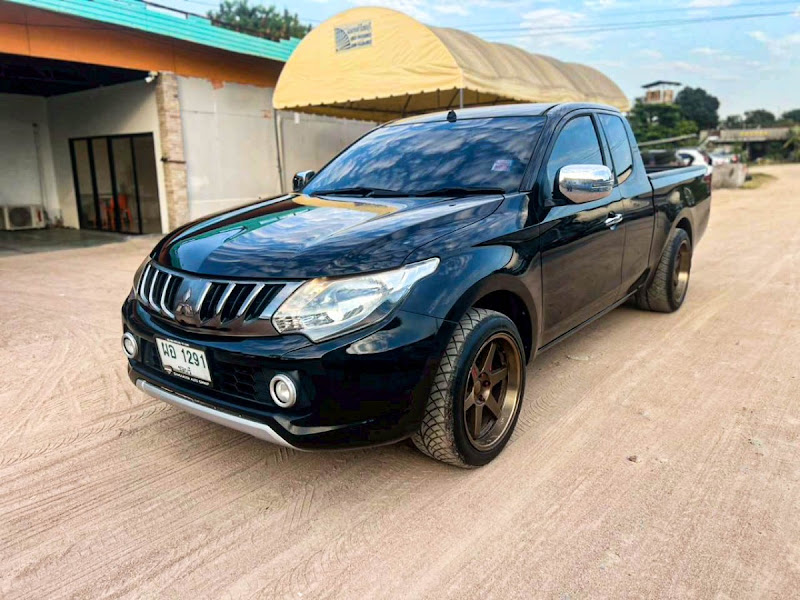 MITSUBISHI TRITON