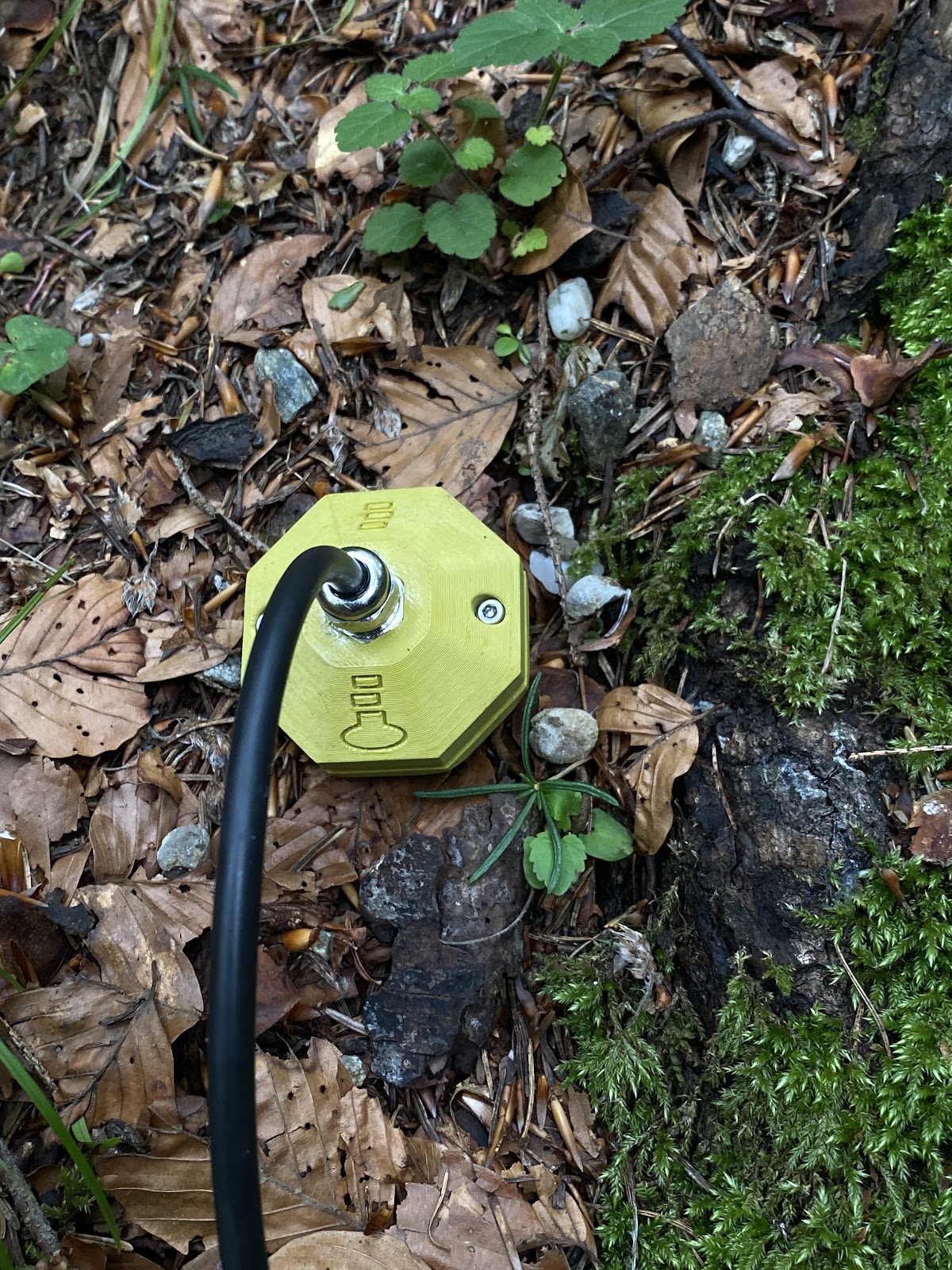 FIELD5 phantom-powered contact microphone by ATOMAT LAB — detail 8