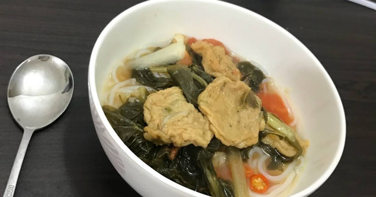 Bún chả cá dưa chua