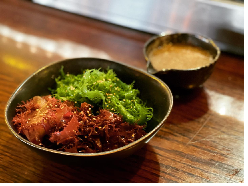 rong biển xanh, đỏ aka tosaka với sốt mè rang