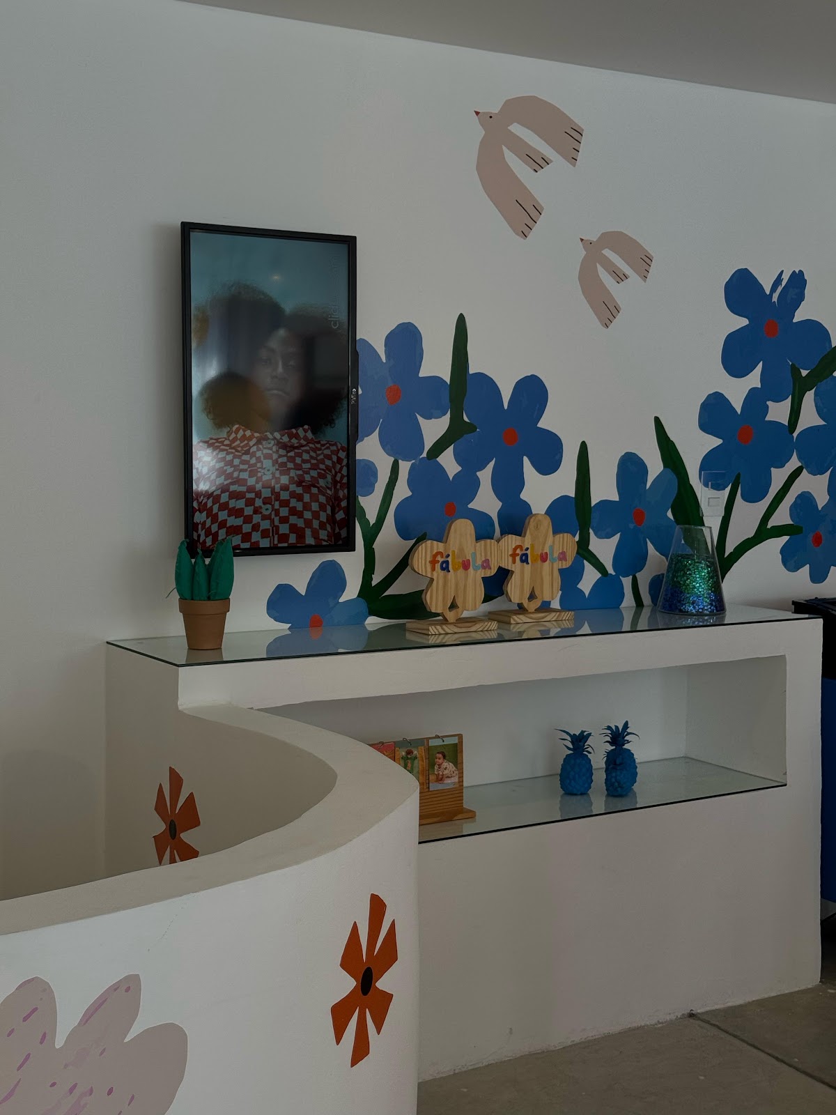 Universo Fábula — showroom Low Profile + Dreams