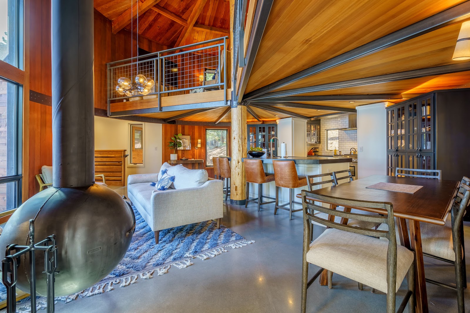 Homewood, California, USA — 3-Bed Villa 3