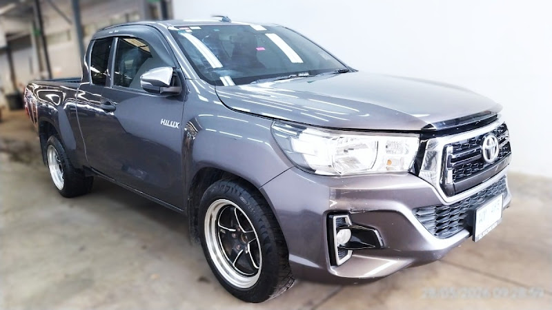 TOYOTA HILUX REVO