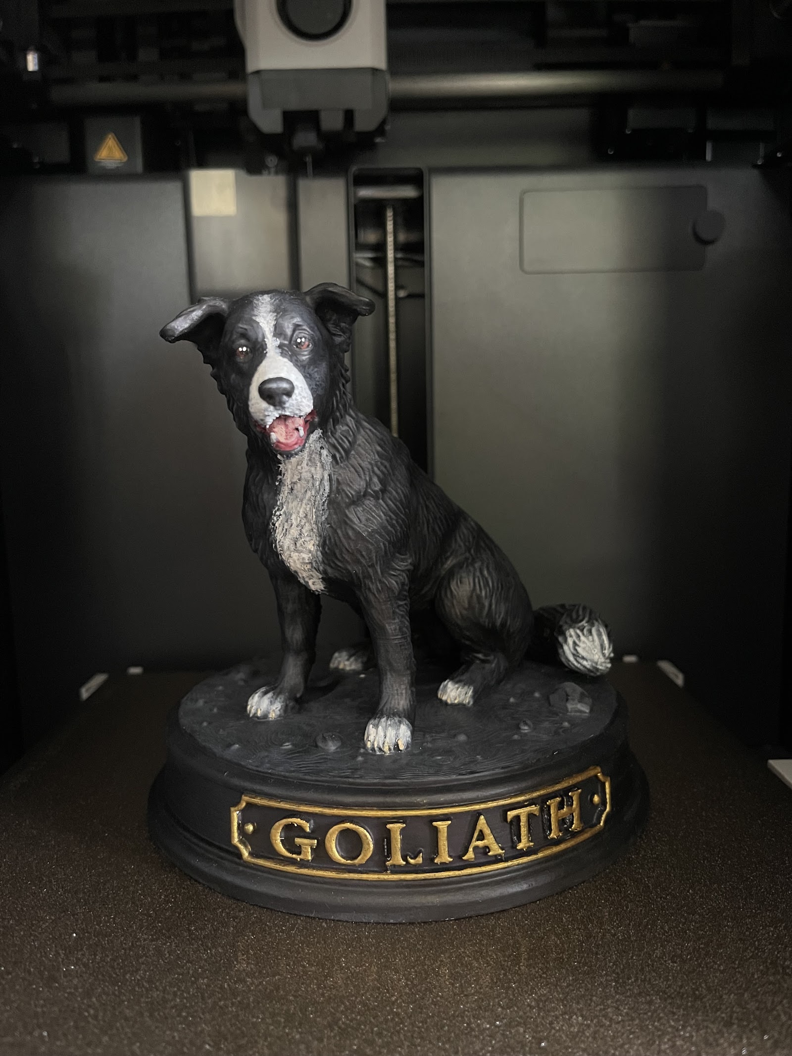 Statuetta del cane Goliath dipinta a mano per cliente (5)