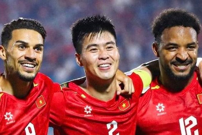 FIFA ca ngợi tuyển Việt Nam: 'Vừa Mạnh, vừa Son, lại vừa Hên' - Báo VietnamNet