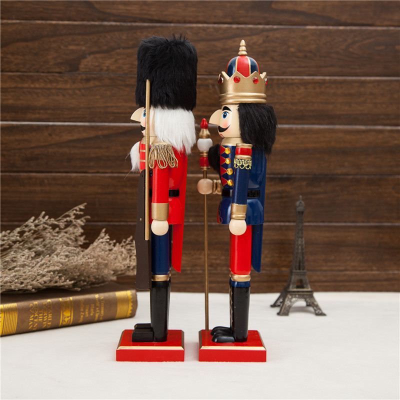 Klassischer Nussknacker-Soldat, 38 cm
