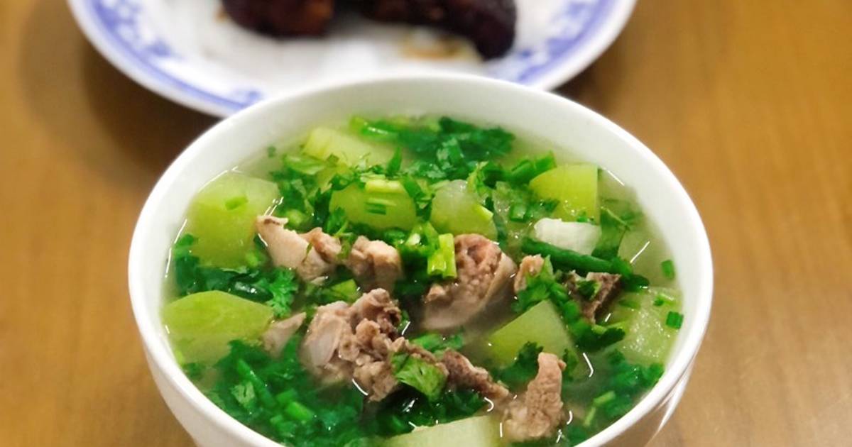 Canh bí đao hầm xương