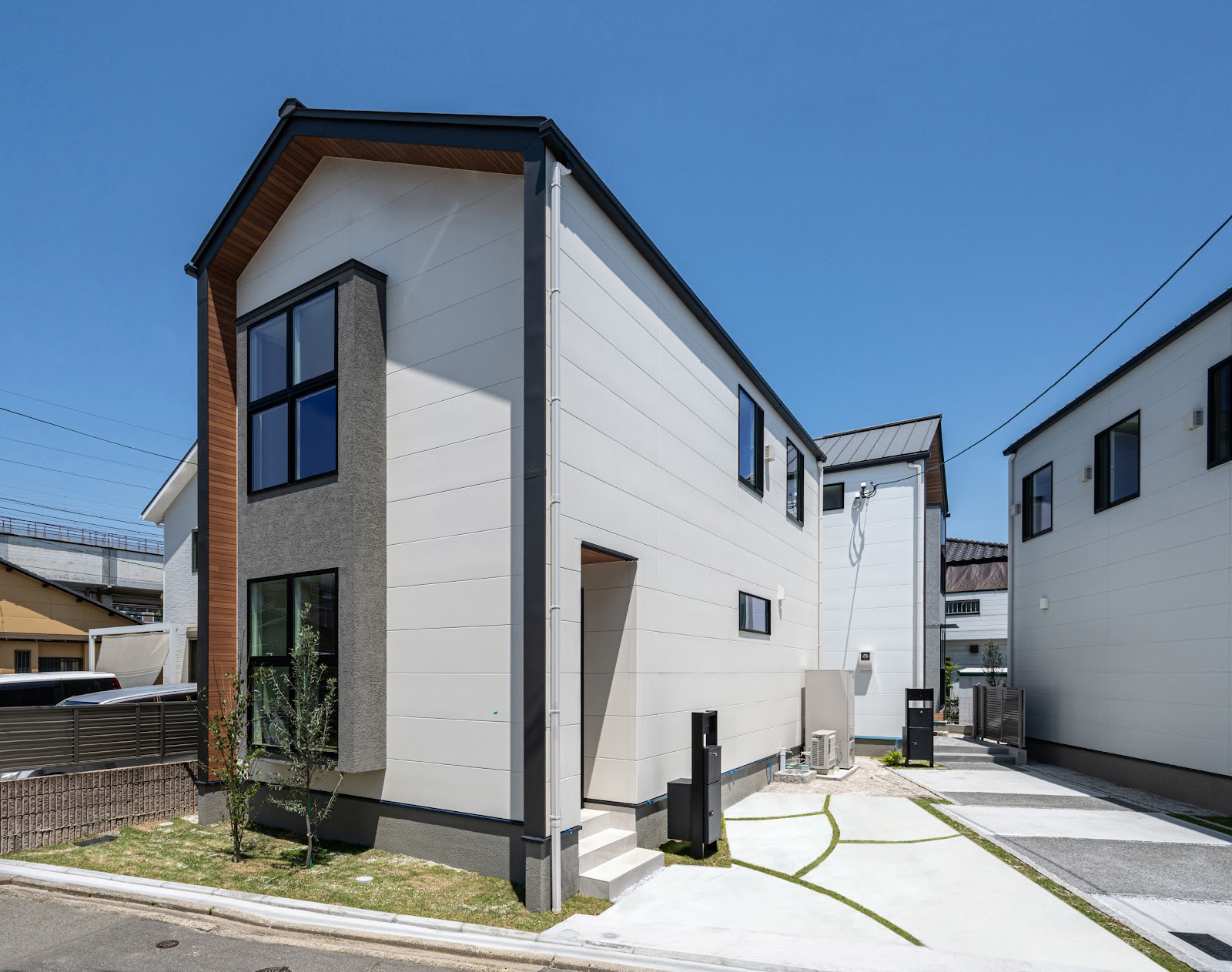 日中の照明の様子、STEP01：ナチュラ、STEP2：エクステリア、STEP3：土間装飾