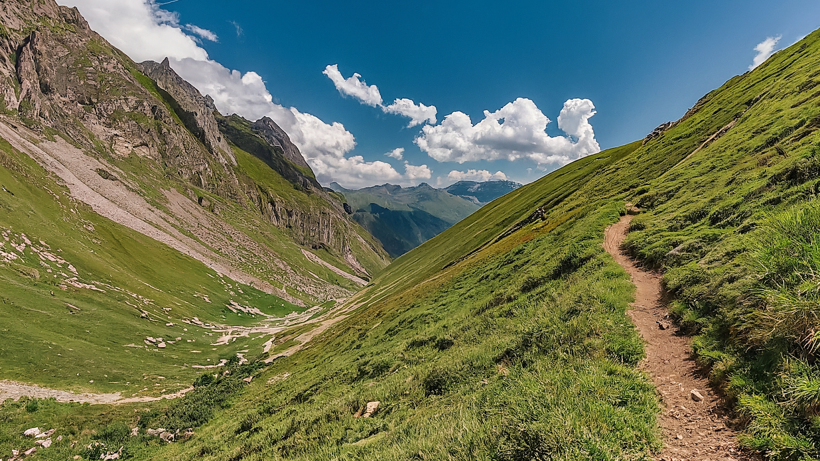 AI 생성 이미지: GCP 서비스 계정 키 누출 탐지 및 권한 축소 절차