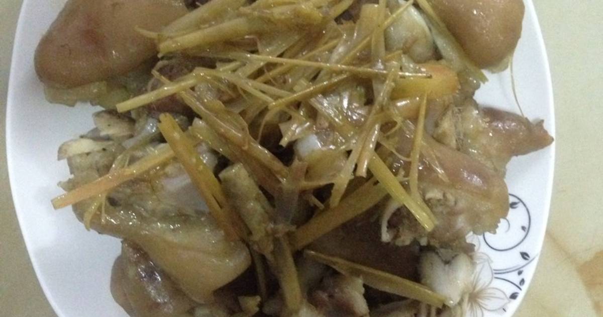 Móng giò kho gừng sả