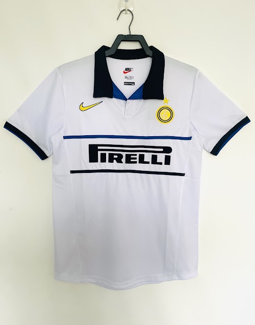 Equipación de visitante del Inter de Milán 1998-99.jpeg