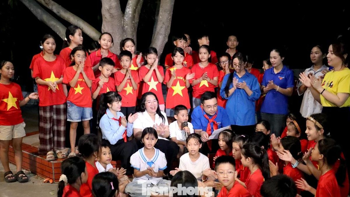 Sinh hoạt hè 'giữ lửa' dân ca ví, giặm cho thiếu nhi trên quê hương Bác - Báo Tiền Phong
