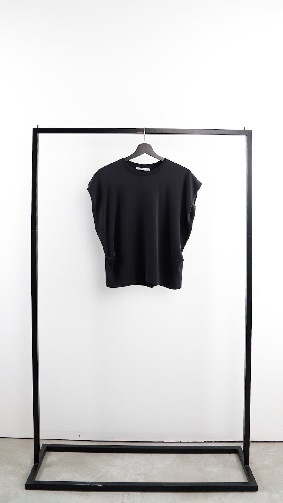 YANDAN PİLE DETAYLI T-SHIRT