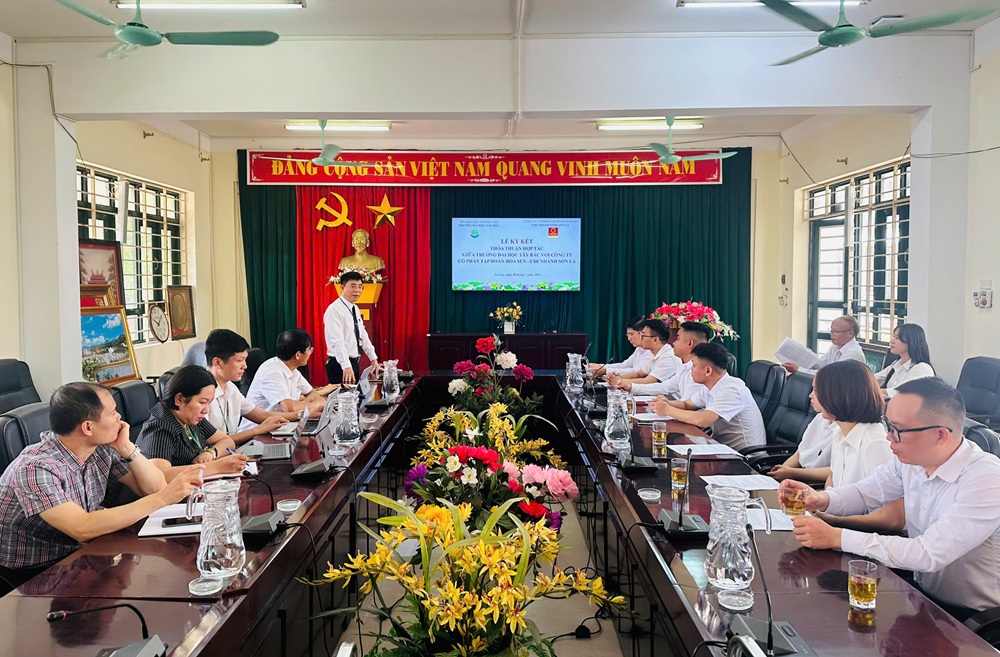 Trường Đại học Tây Bắc ký kết thỏa thuận hợp tác với   Công ty Cổ phần Tập đoàn Hoa Sen - Chi nhánh tỉnh Sơn La