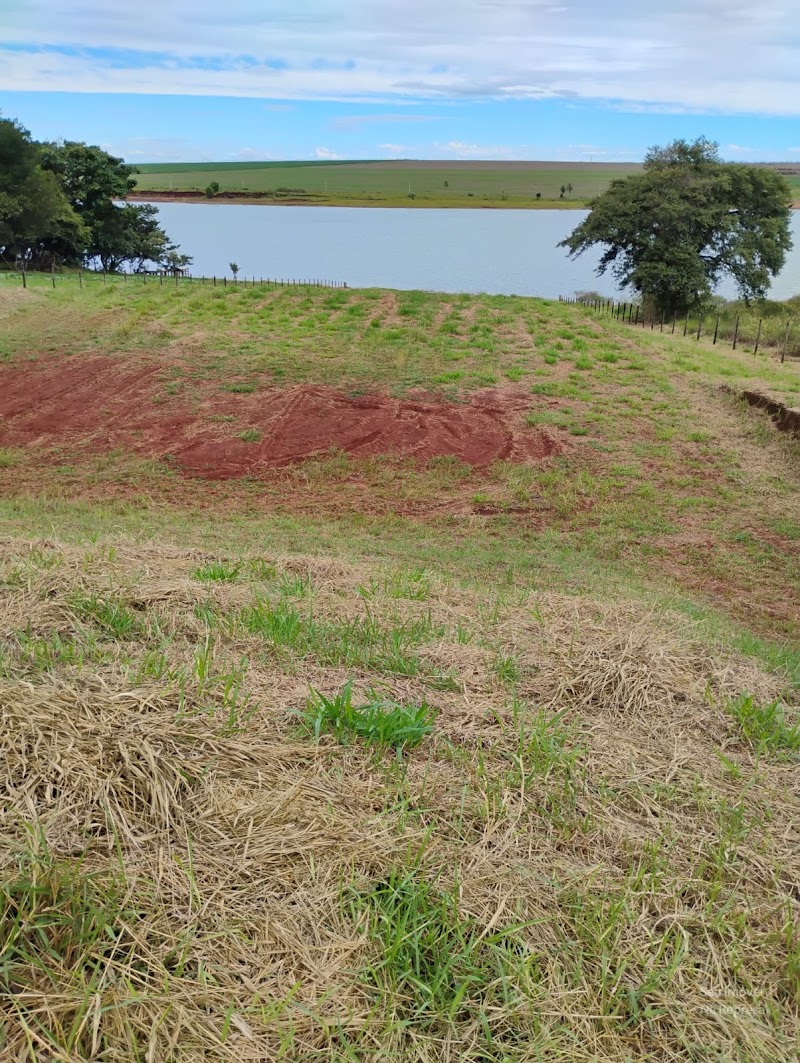 Foto 2 de Terreno pé na água à venda de 6.000m² no Riviera Norte em Arandu