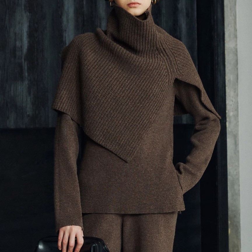 Merino wool cowl with slit
