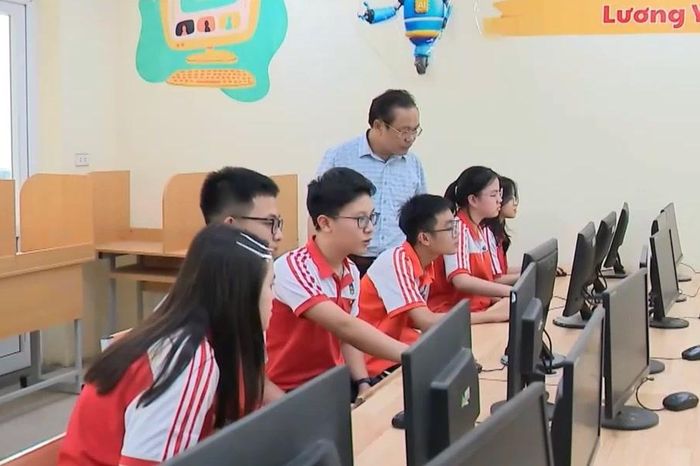Hà Nội đột phá trong tuyển sinh bằng chuyển đổi số - Đài Phát thanh và truyền hình Hà Nội