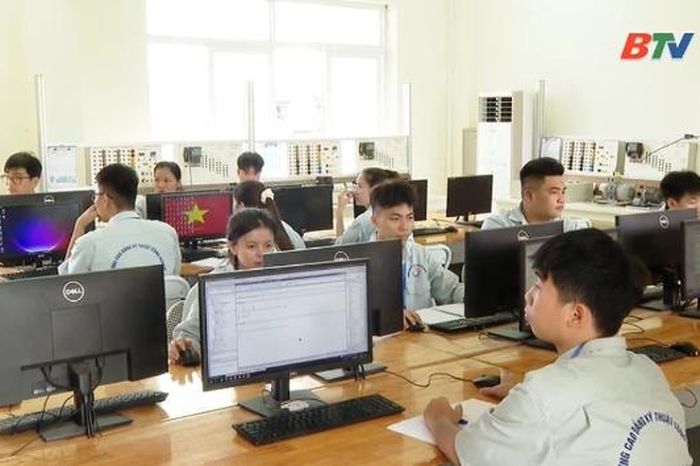 Hướng mở cho hơn 20 nghìn học sinh không vào THPT công lập - Báo Bắc Ninh