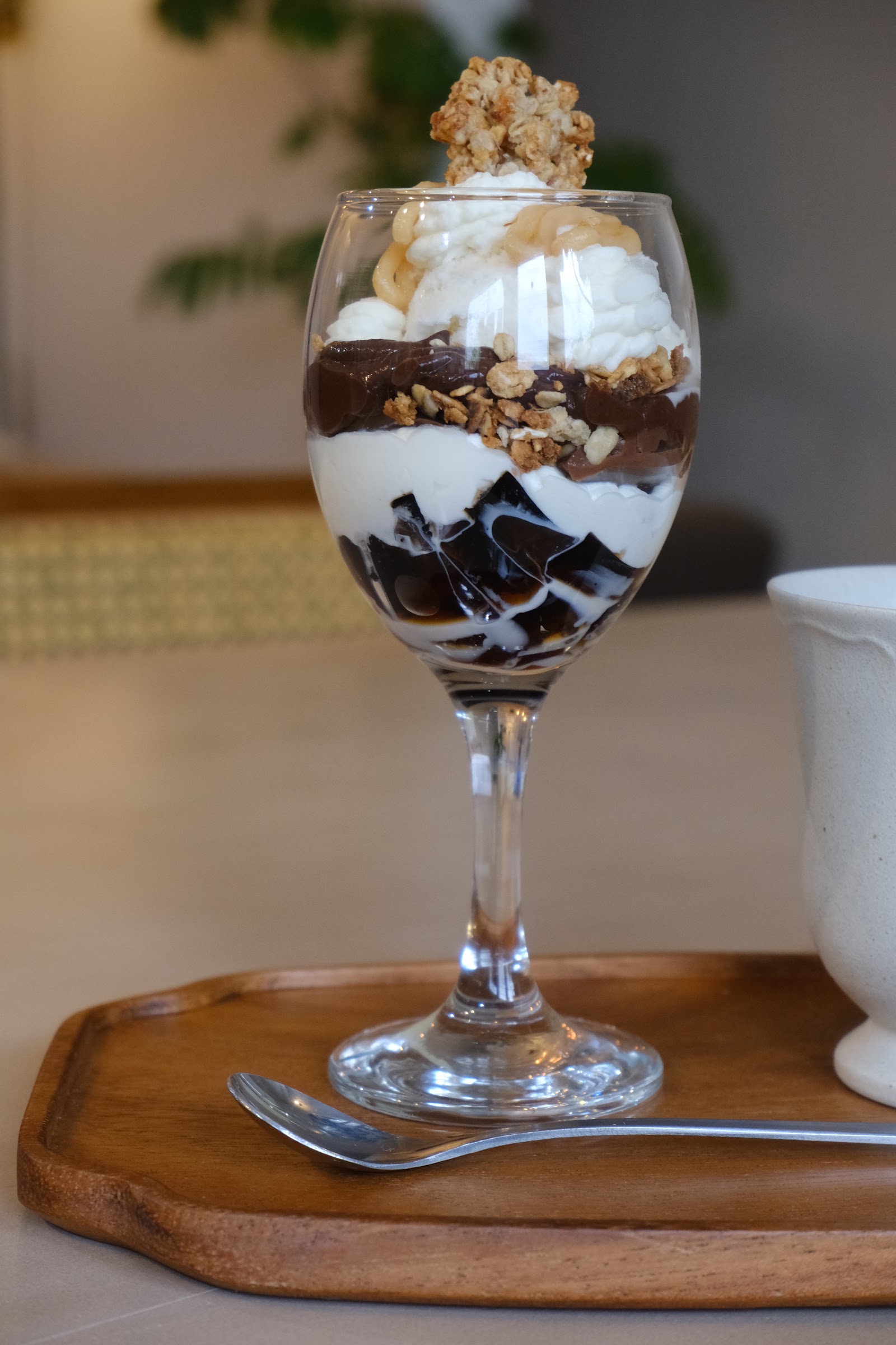 チョコ麹と塩麹キャラメルのパフェ