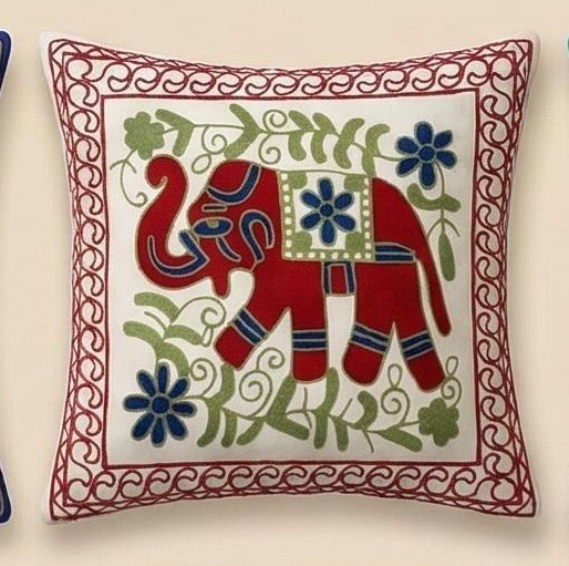 Embroidered cushion cover with elephant motif, 45×45 cm