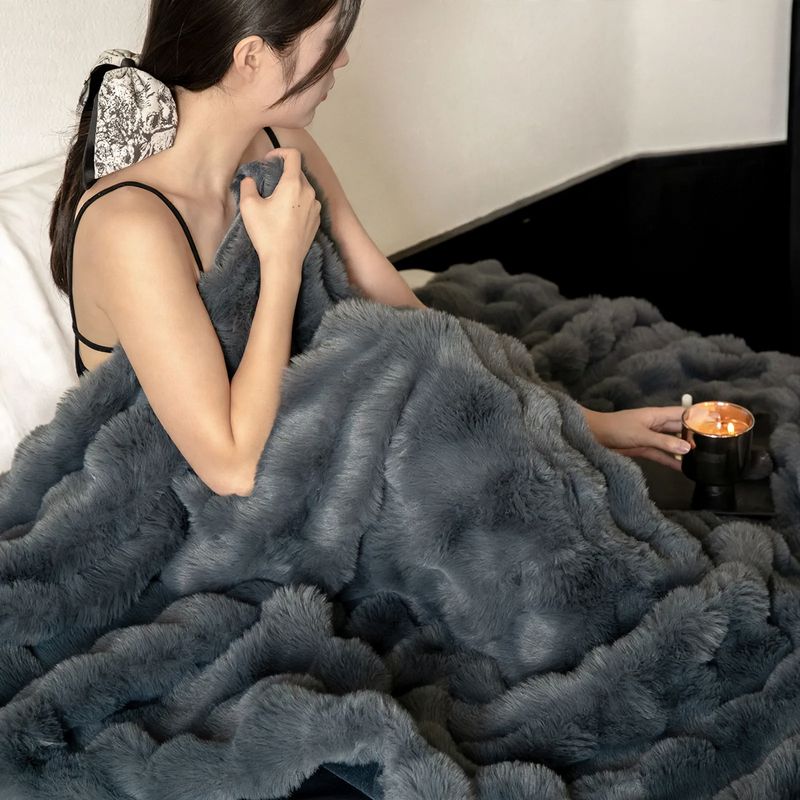 Fluffy wool blanket, high-quality, versatile