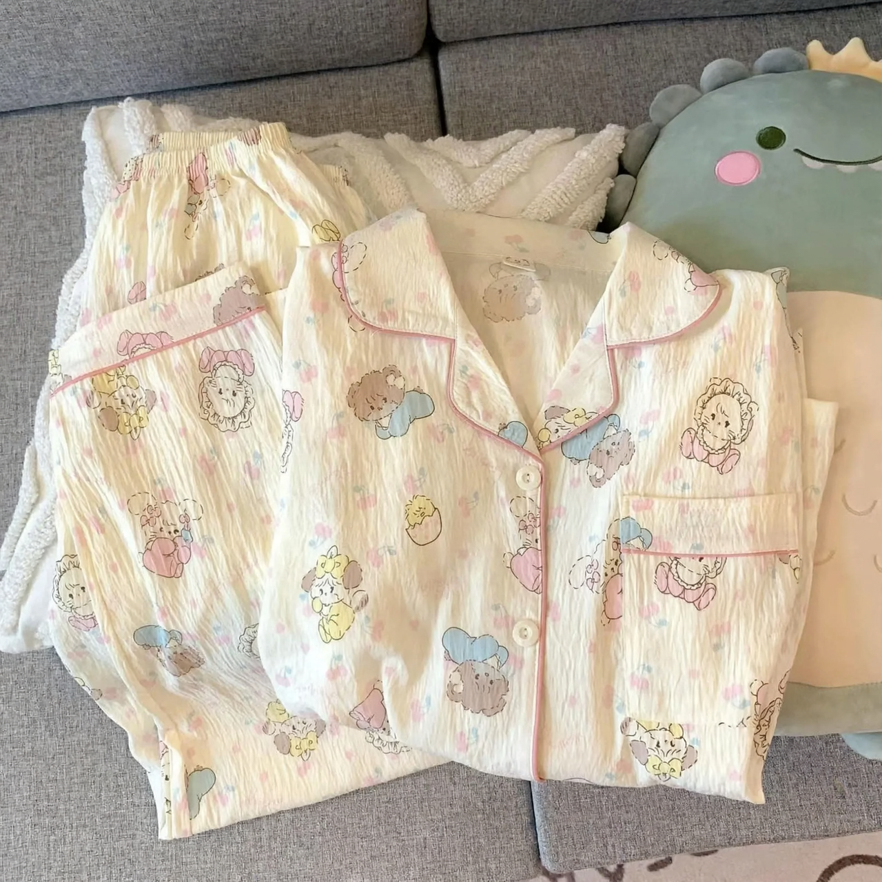 Damen-Pyjama-Set, langärmelig mit Rüschen