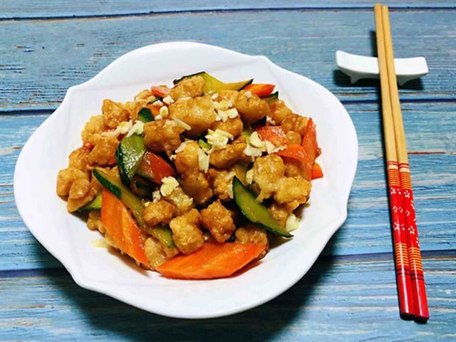 Cồi Sò Điệp Xào Rau Củ