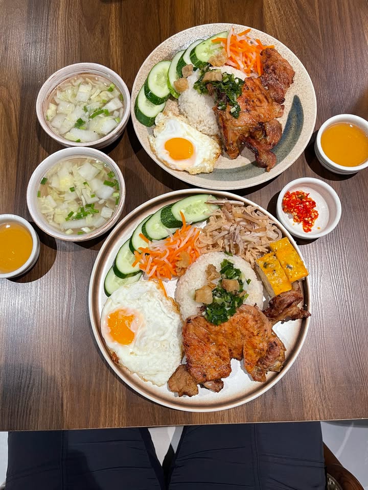 รีวิว Cơm Tấm Múc Quận 1 Cơm tấm ngon chuẩn vị Sài Gòn giá rẻ