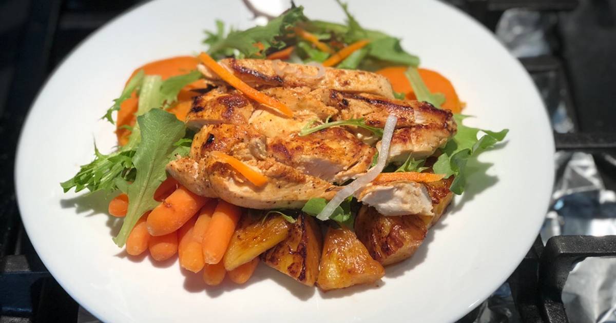 Ức gà áp chảo bột tỏi tiêu và paprika-Eatclean