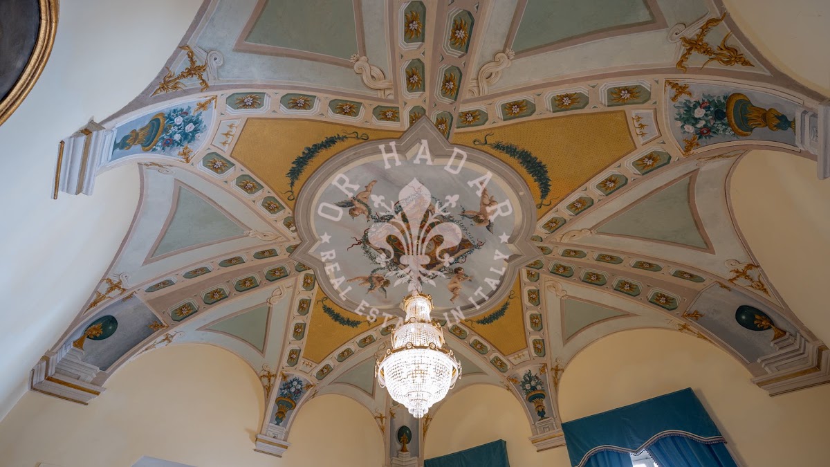 פלאצו דום רומנה (Palazzo Domus Romana) — 25