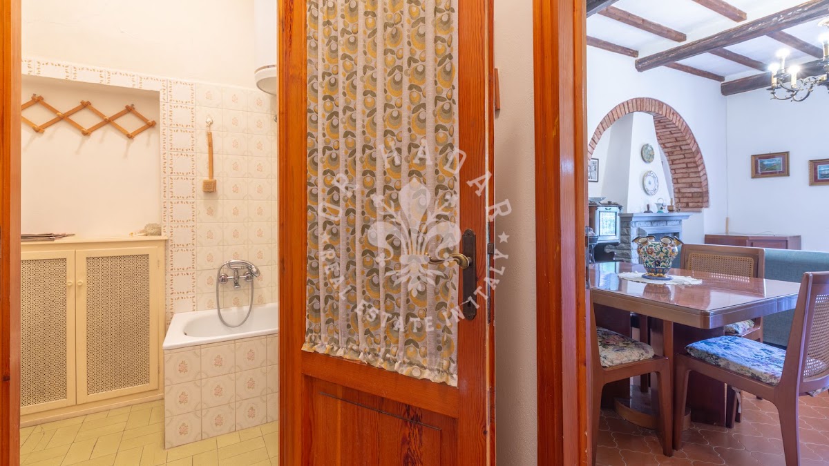 המרפסת על הגבעה (Il Balcone in Collina) — 15