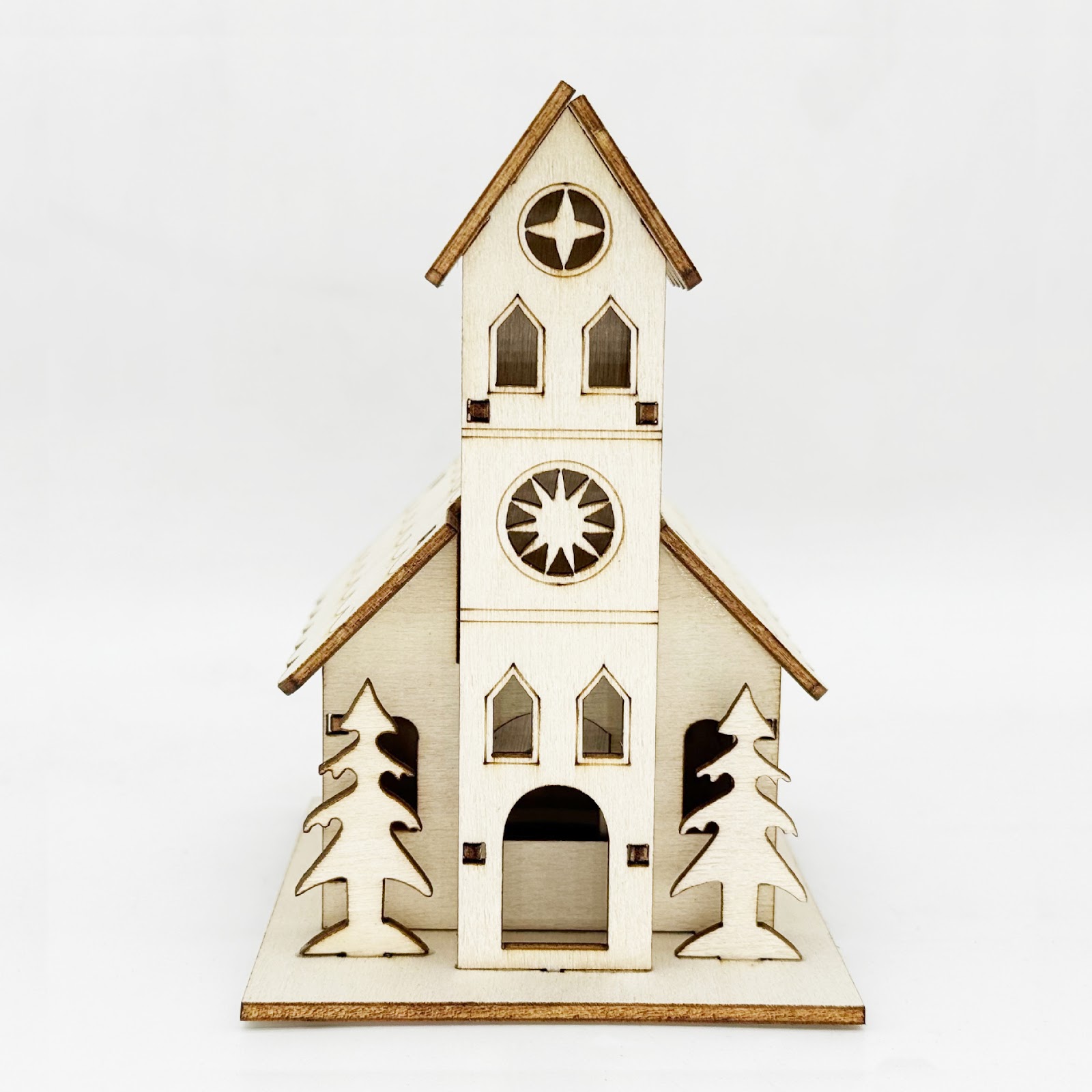 Beleuchtetes Holzhaus zur Weihnachtsdekoration