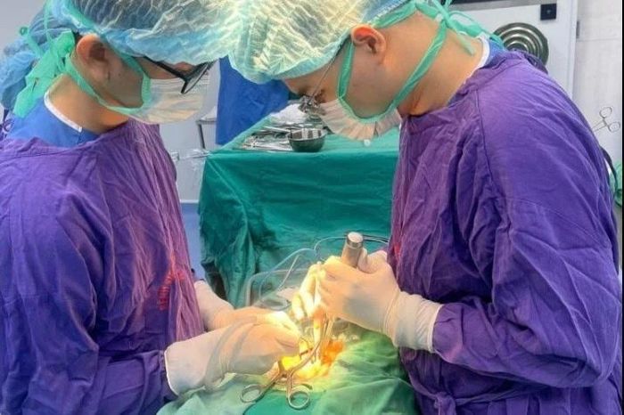 Loãng xương xẹp đốt sống gây chèn ép tủy, liệt chi - Báo Tri thức &amp; Cuộc sống