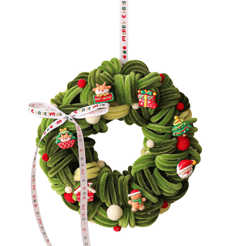 Weihnachtlicher Türkranz und Baumschmuck mit Glocken