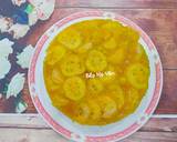 Bánh chuối hấp bột sắn dây chín cho ra đĩa,cắt miếng tam giác.