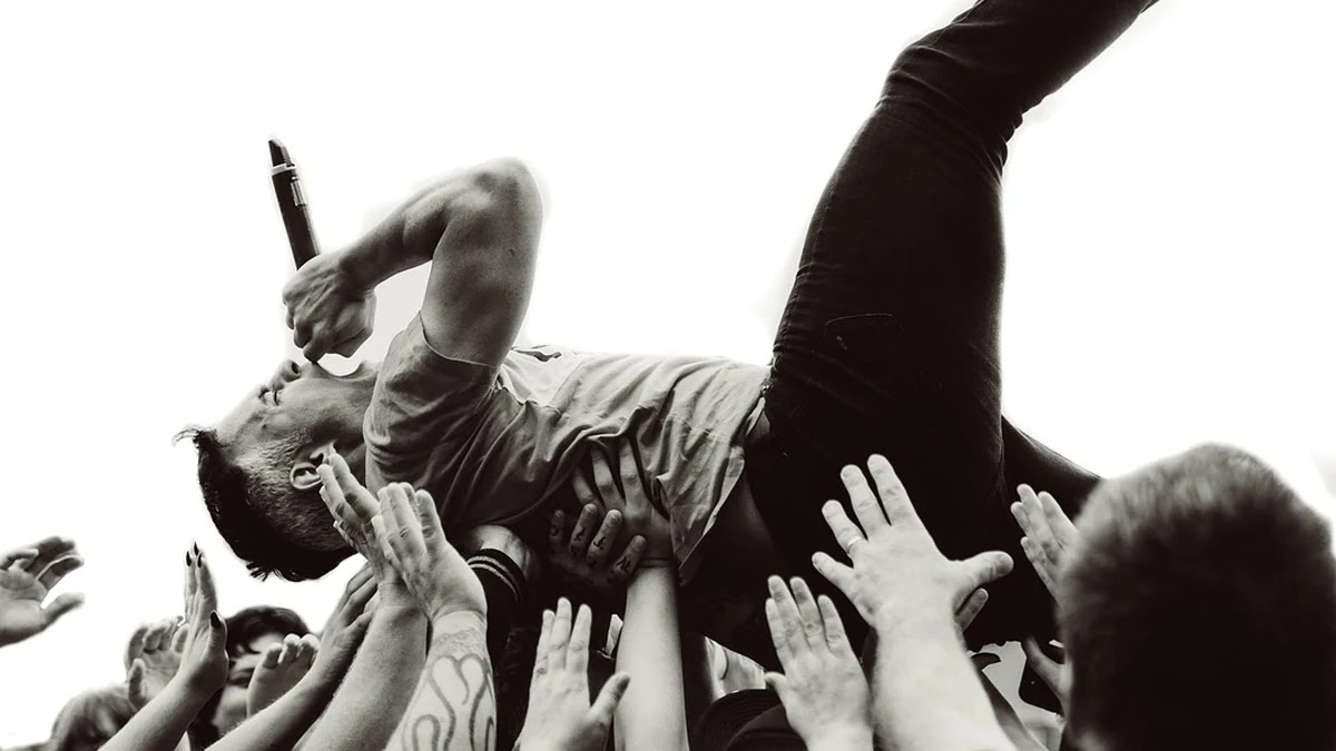 팬덤 경제가 글로벌 음원 차트 알고리즘에 미치는 영향 분석