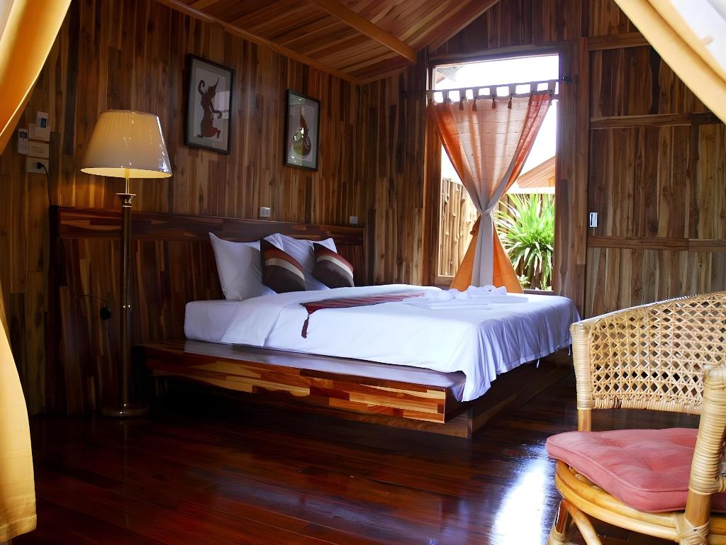 Garden Deluxe Bungalow Thumbnail 6