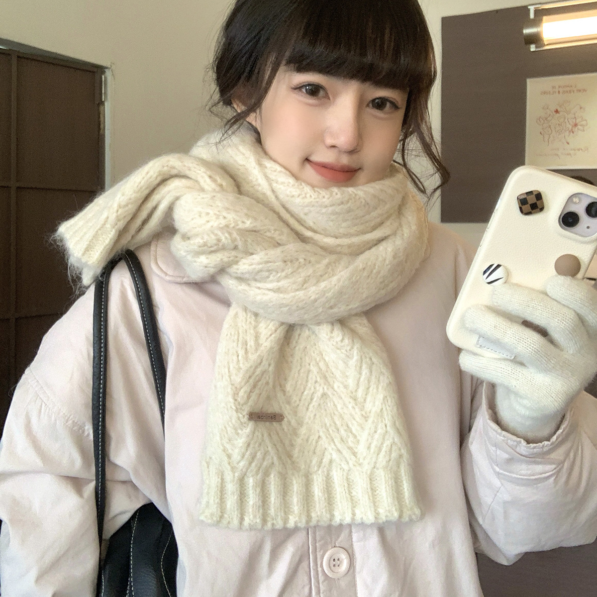 Knitted scarf from alpaca wool blend, fashionable