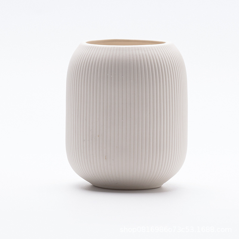 Keramikblumenvase mit Rillen, modern, Weiß