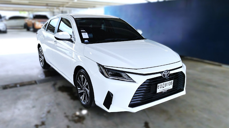 TOYOTA YARIS ATIV