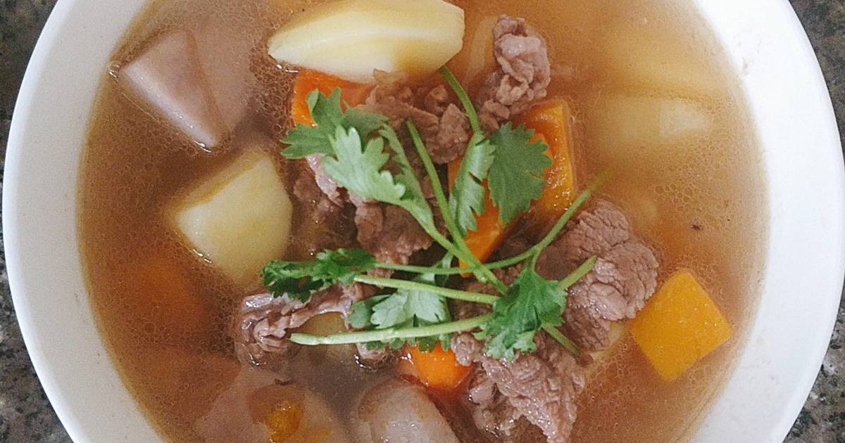 Canh thịt bò nấu rau củ