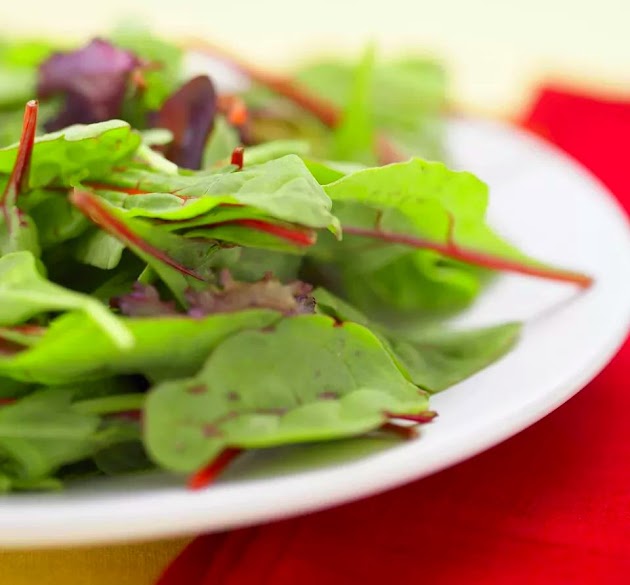 Insalata di barbabietole crude