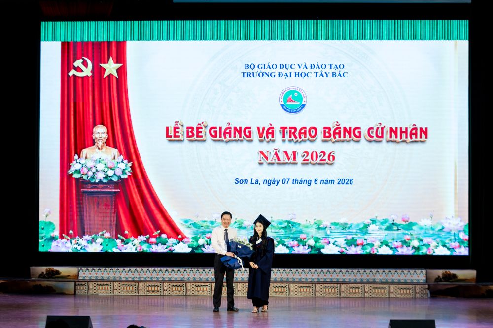 Trường Đại học Tây Bắc tổ chức Lễ bế giảng và trao bằng Cử nhân đợt 1, năm học 2025–2026