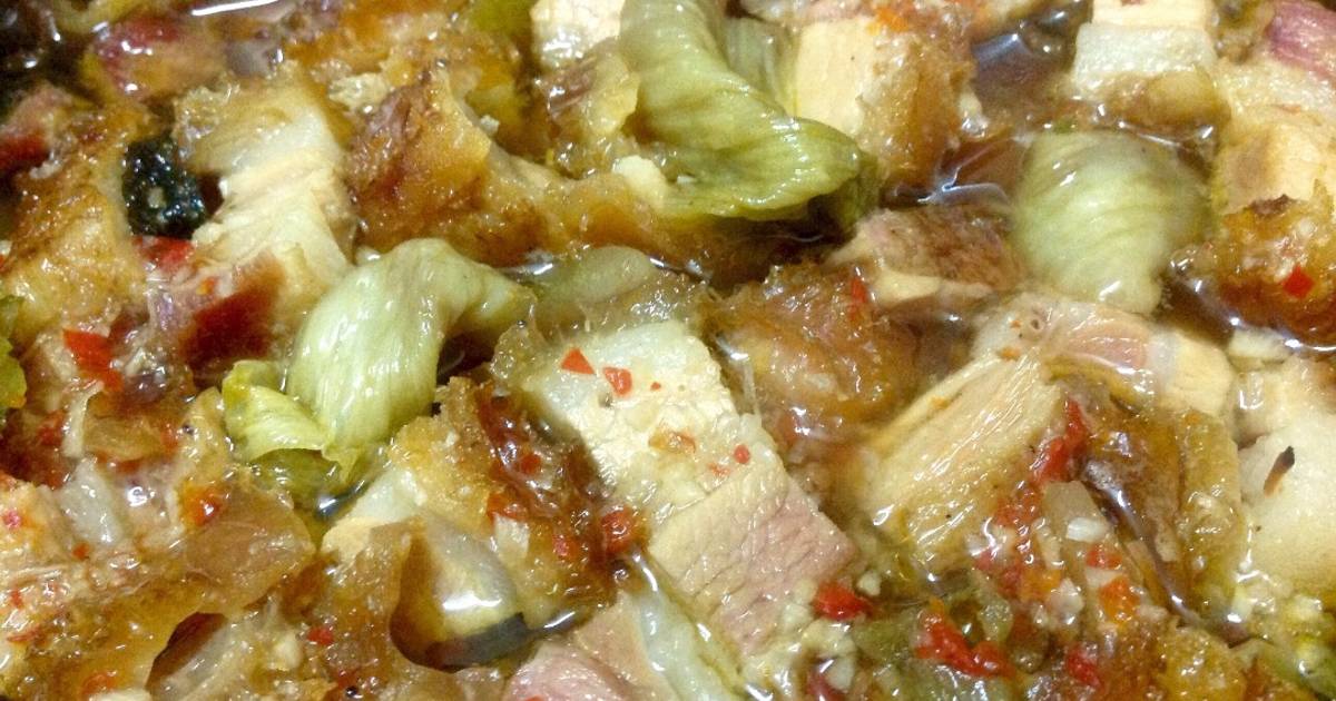 Heo Quay Kho Dưa Cải