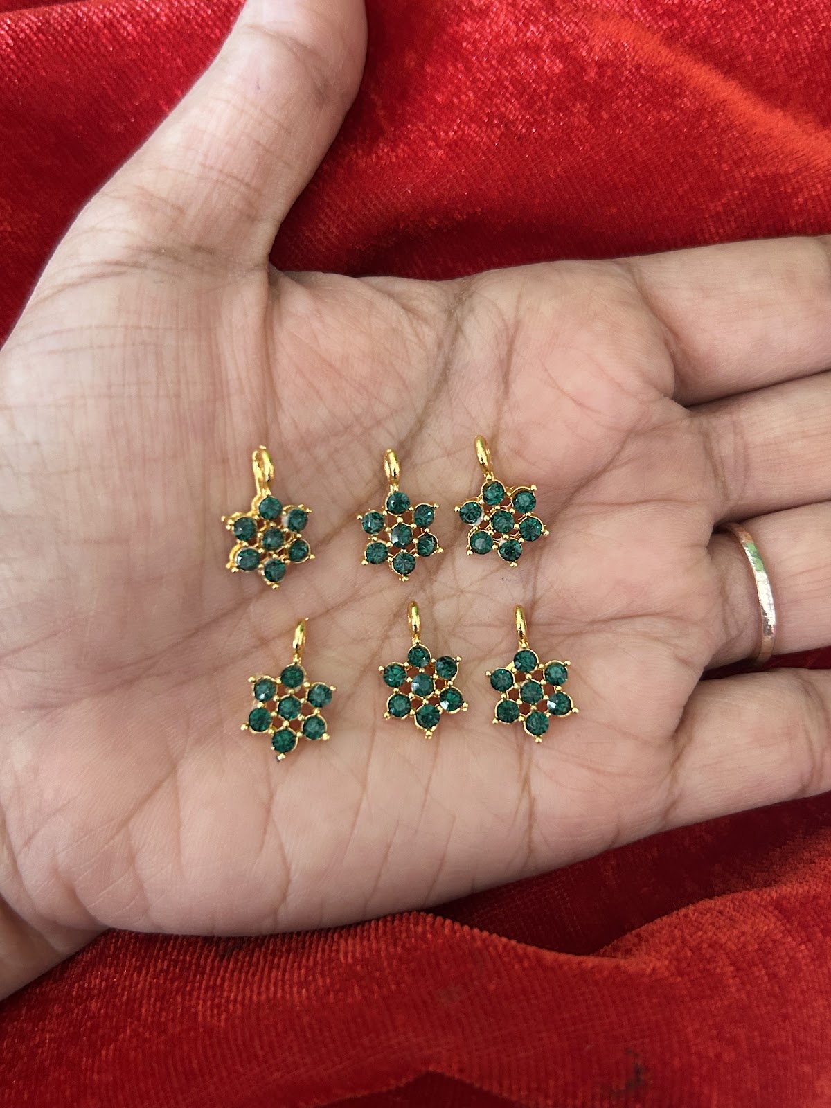 A68 Flower Green Latkan Penden (pack of 6)