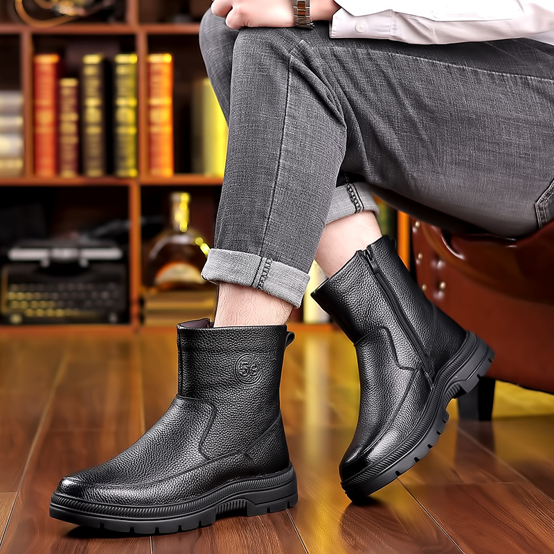Men's winter boots made of genuine leather, lambskin lining